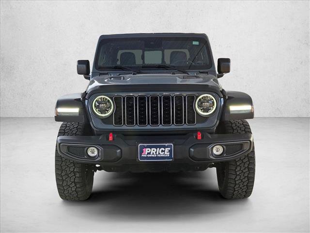 Used 2025 Jeep Gladiator Rubicon w/ Convenience Group image 2