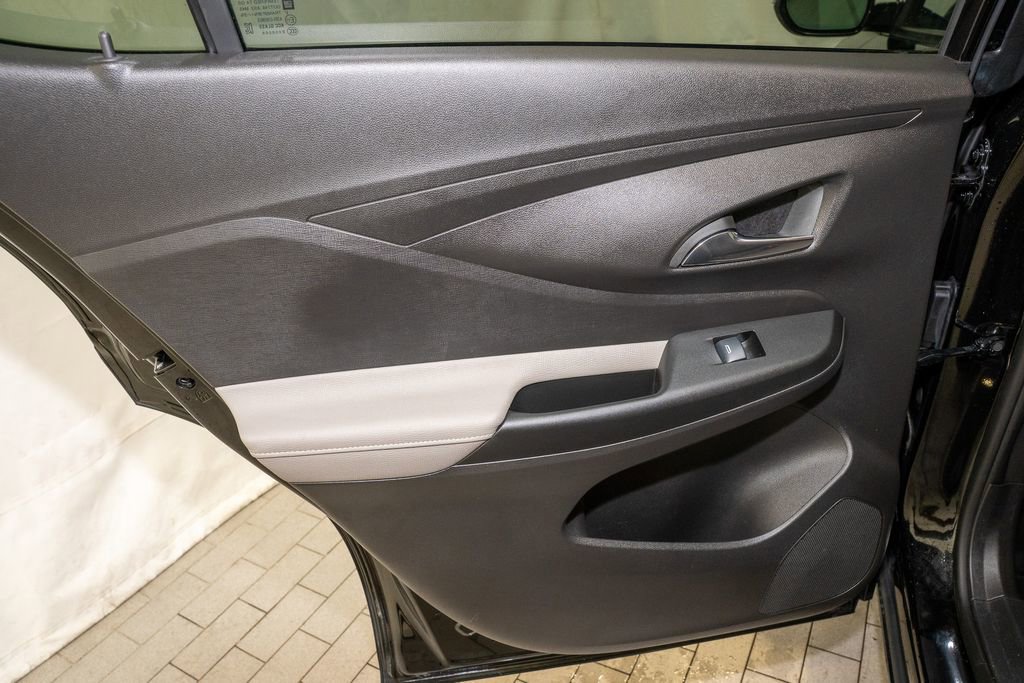 Used 2025 Buick Envista Avenir FWD image 11