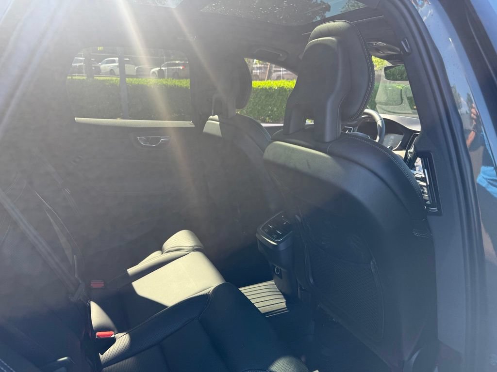 Used 2018 Volvo XC60 T5 Inscription w/ Luxury Seat Package AWD/4WD image 25