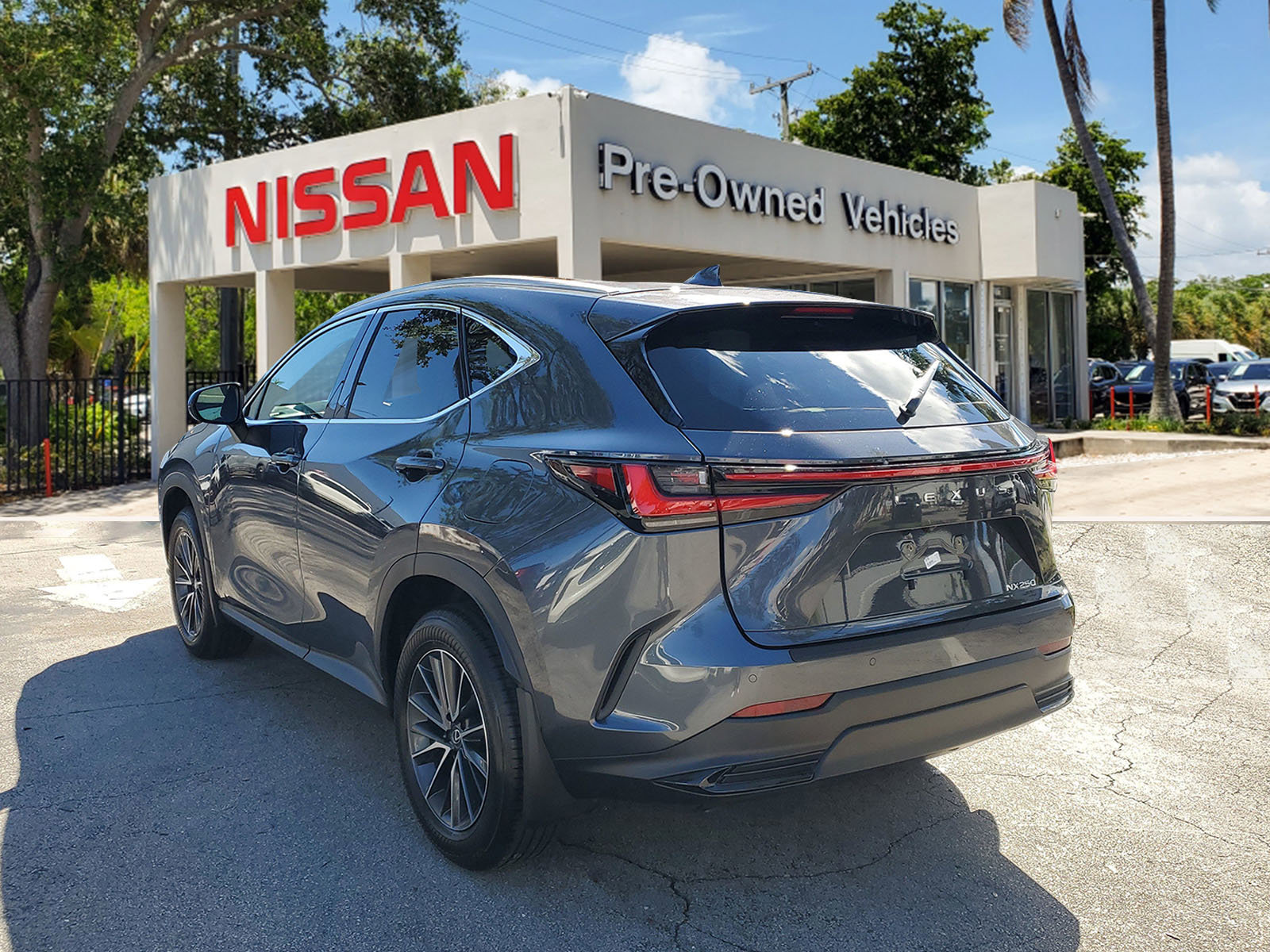 Used 2025 Lexus NX 250 FWD w/ Premium Package image 6