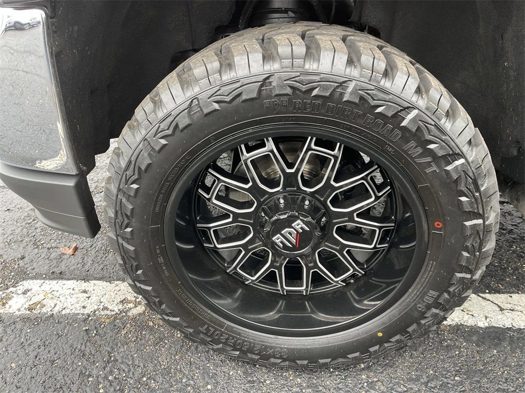 Used 2018 Chevrolet Silverado 1500 LT w/ All Star Edition image 2