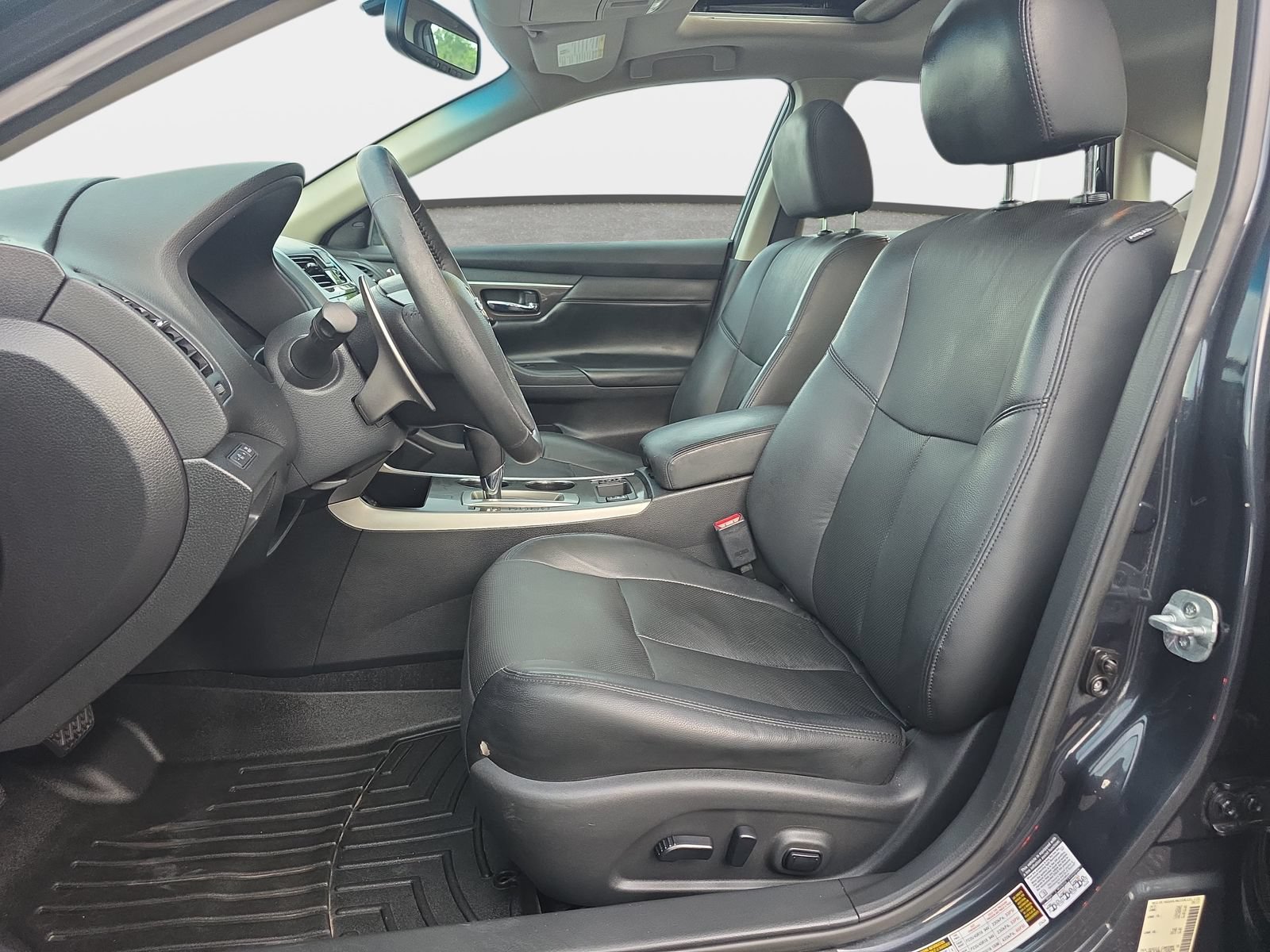 Used 2015 Nissan Altima 3.5 SL FWD image 14