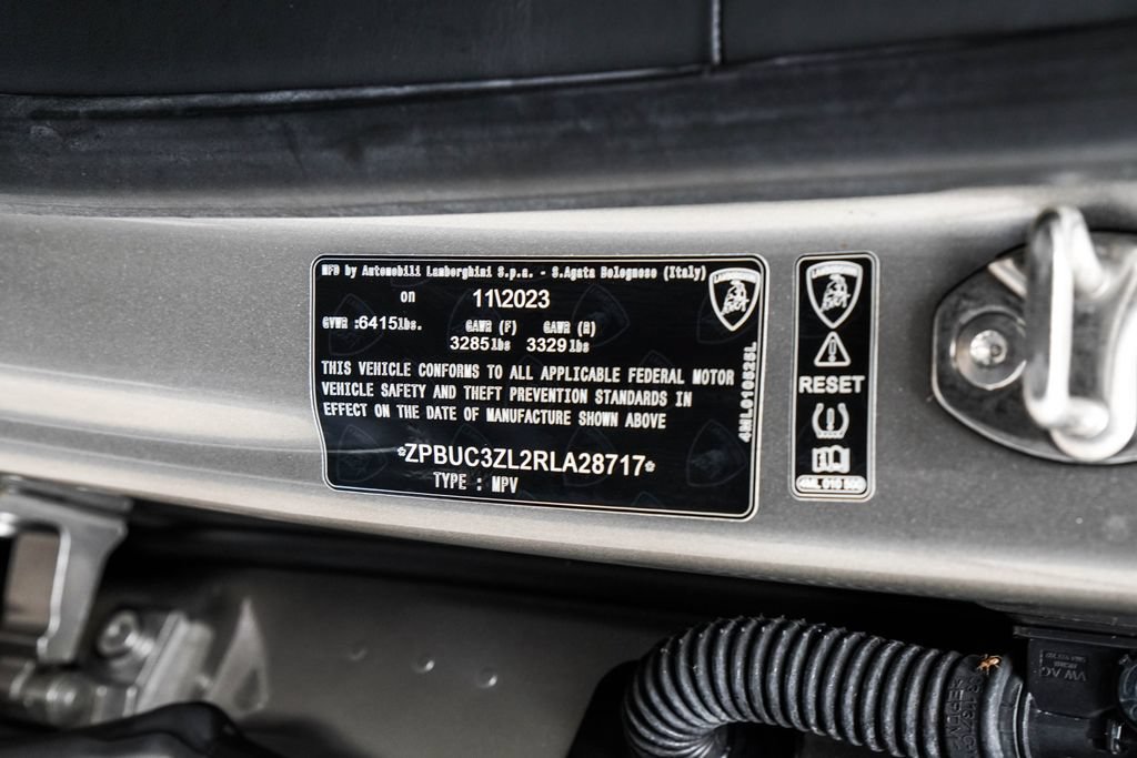 Used 2024 Lamborghini Urus Performante AWD/4WD image 46