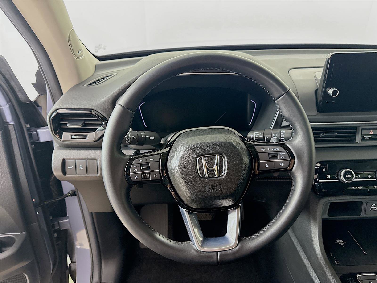 Used 2025 Honda Pilot Touring image 19