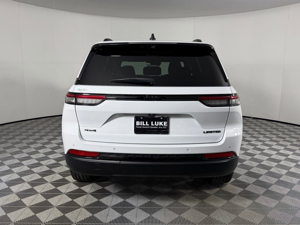 Used 2024 Jeep Grand Cherokee Limited w/ Luxury Tech Group II image 7