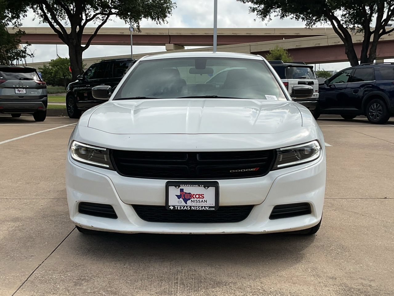 Used 2023 Dodge Charger SXT RWD image 2