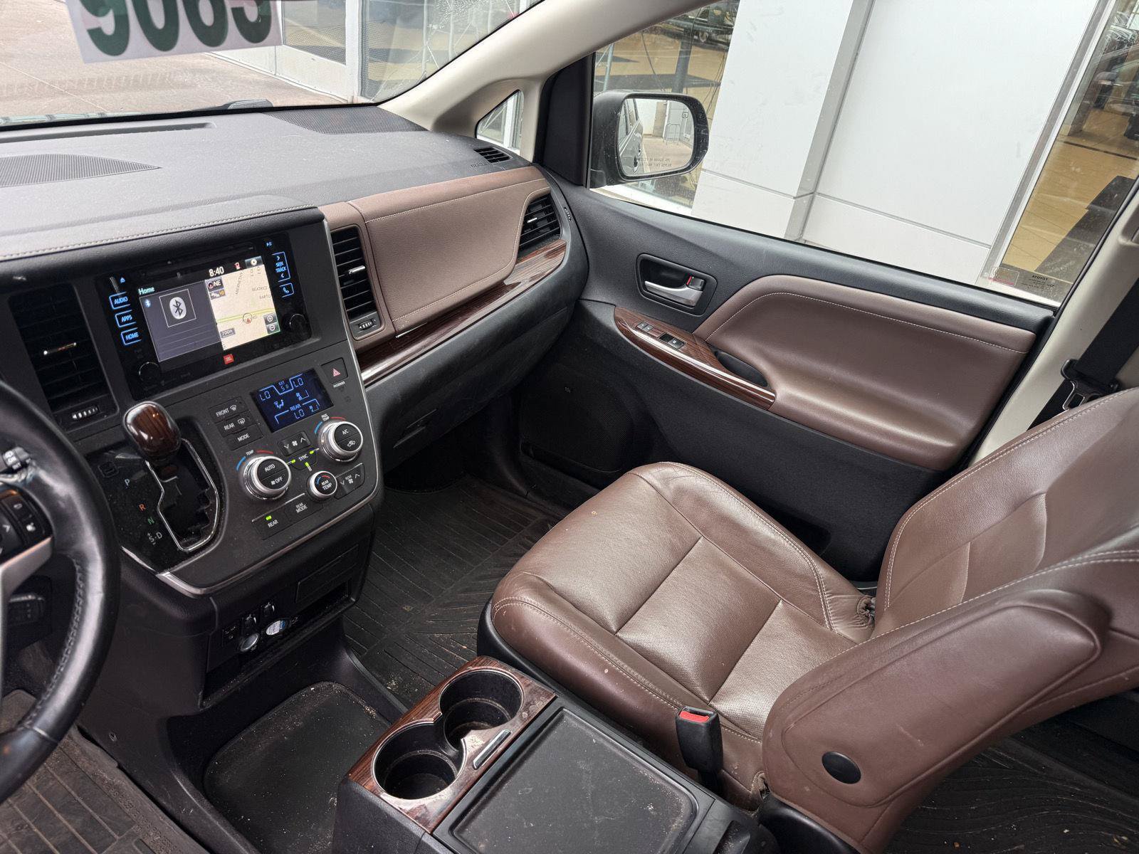 Used 2017 Toyota Sienna Limited Premium AWD/4WD image 18