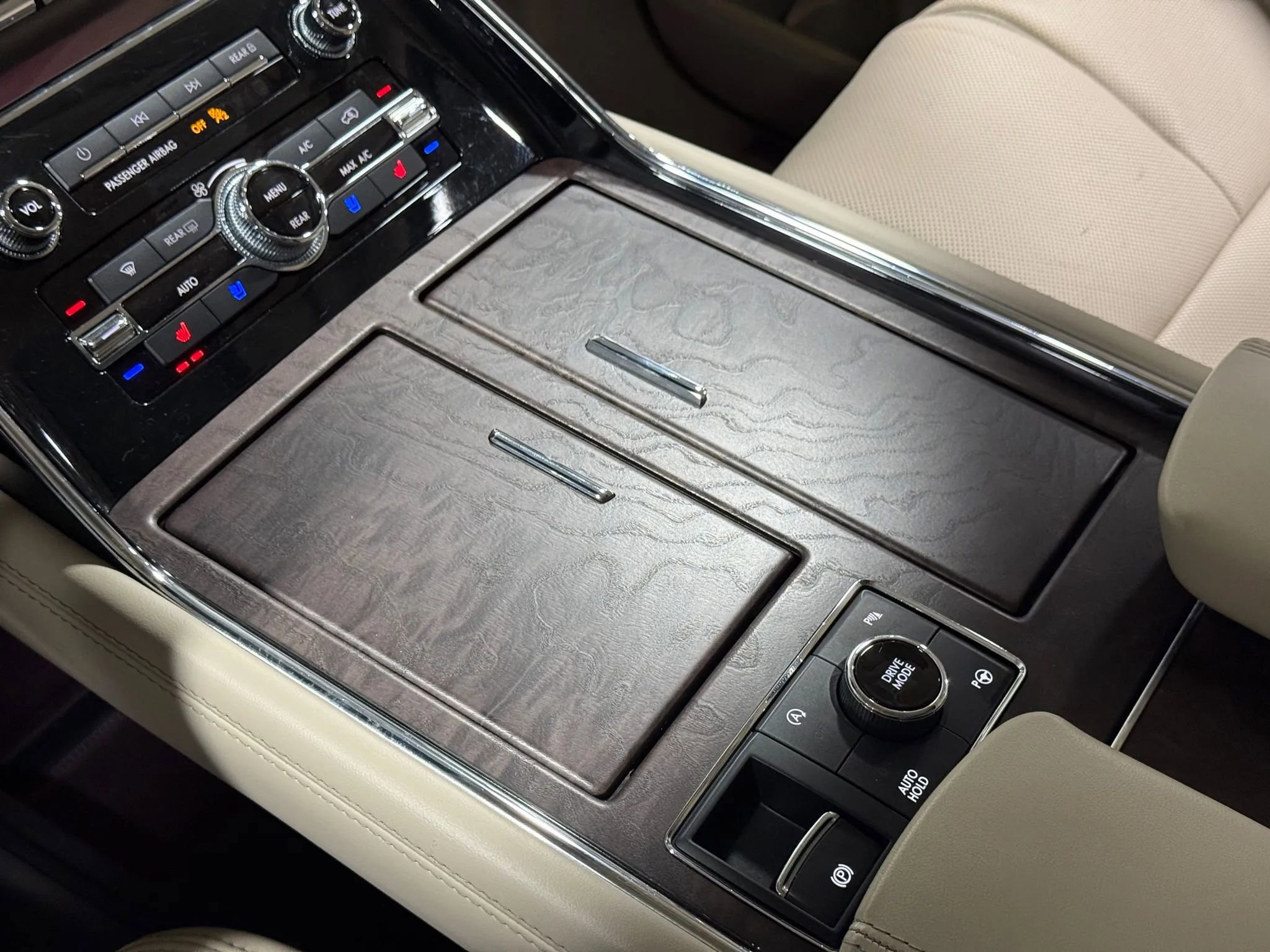 Used 2020 Lincoln Navigator Reserve w/ Luxury Package image 41