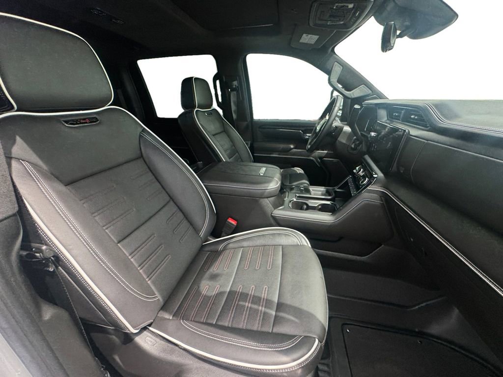 Used 2024 GMC Sierra 2500 AT4X image 16