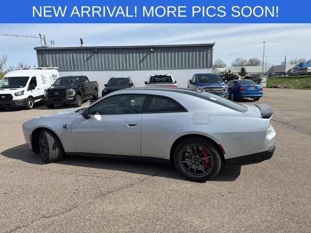 Used 2024 Dodge Charger Daytona Scat Pack w/ Plus Group AWD/4WD image 2