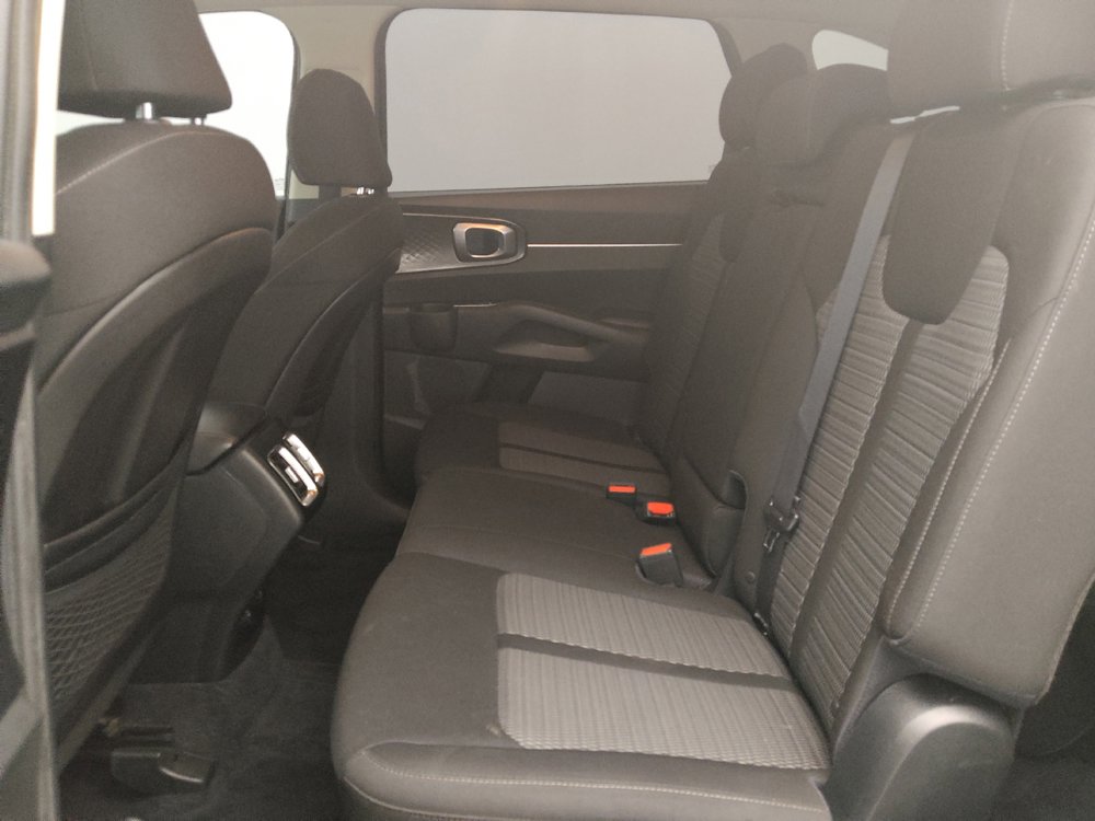 Used 2021 Kia Sorento LX FWD image 18
