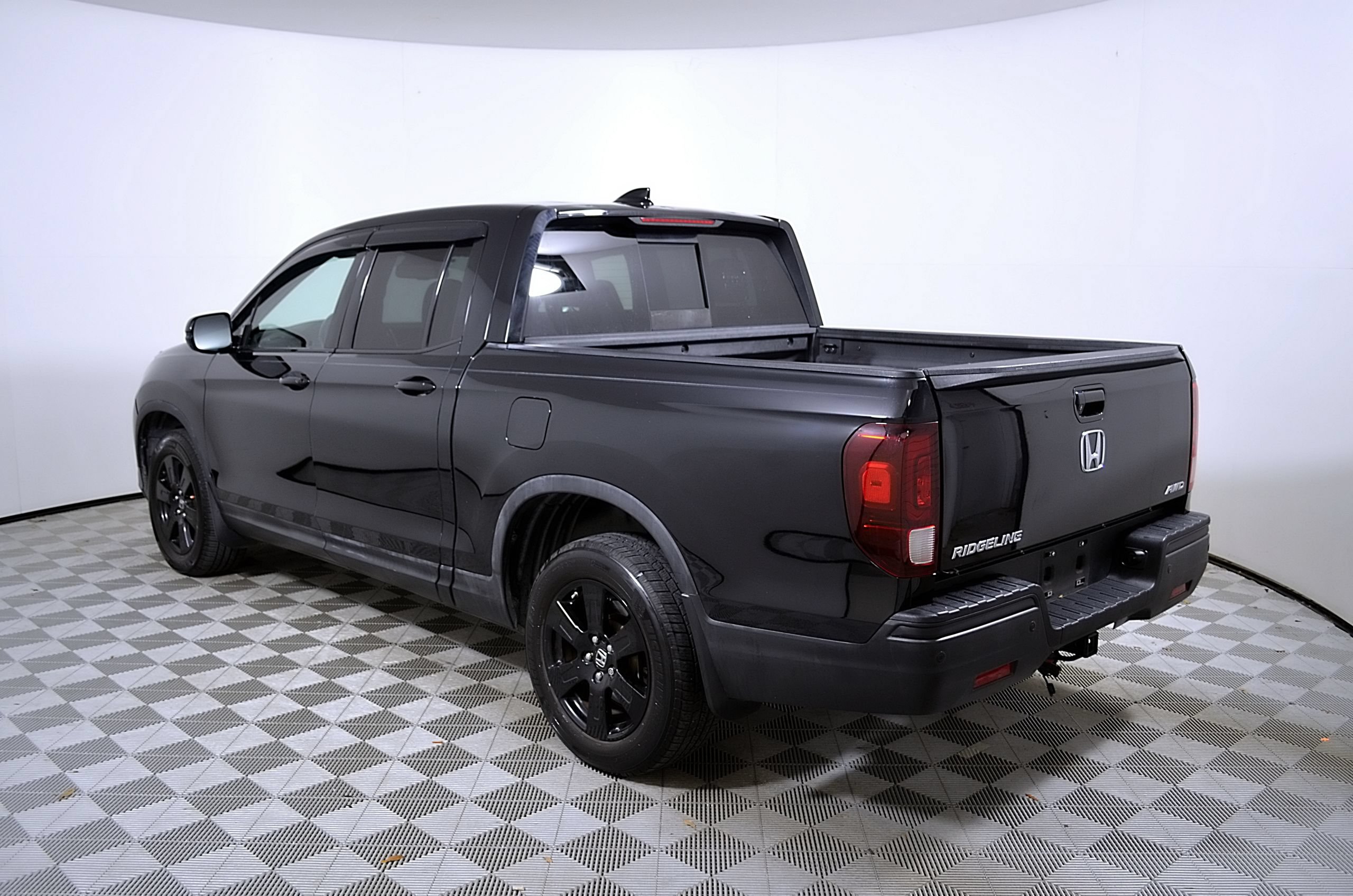 Used 2017 Honda Ridgeline Black Edition image 9