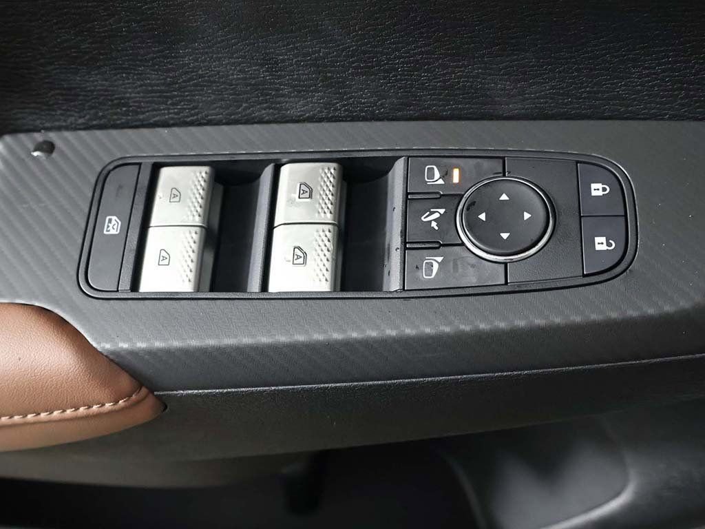 New 2026 Mitsubishi Outlander SEL image 40