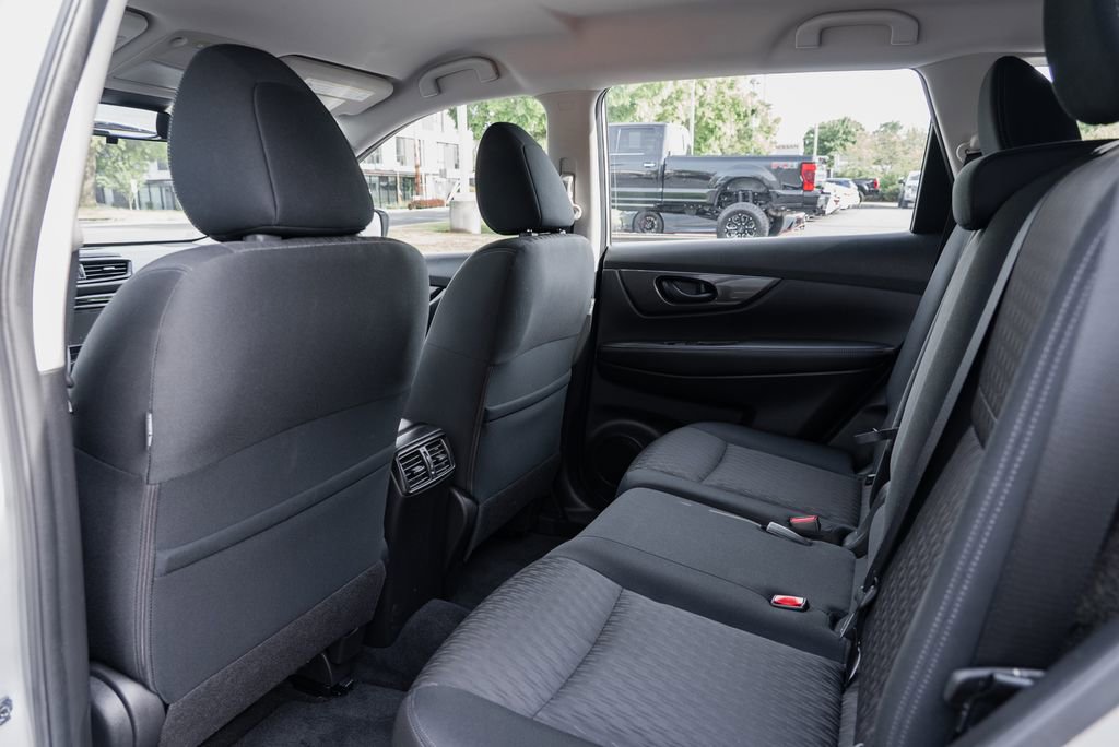 Used 2020 Nissan Rogue S AWD/4WD image 23