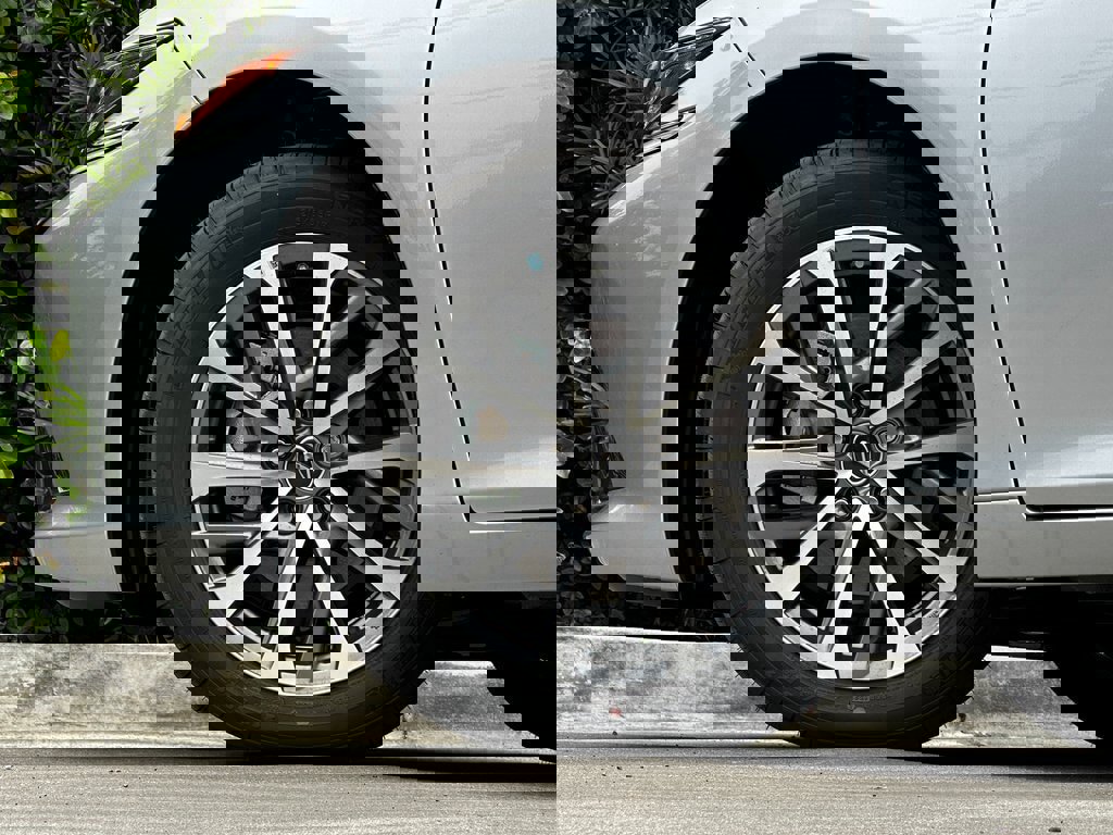 New 2025 Lexus ES 350 image 7