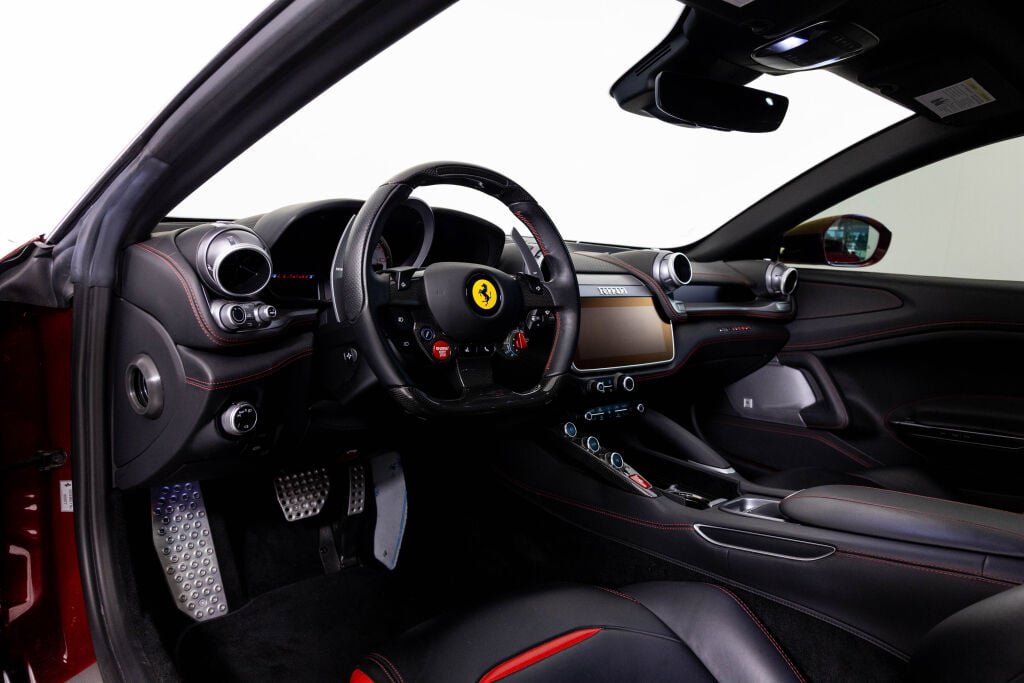 Certified 2019 Ferrari GTC4Lusso T RWD image 4