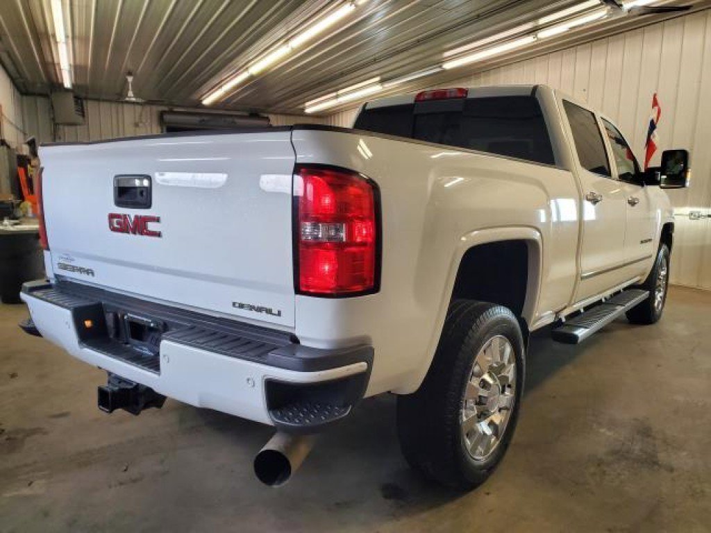 Used 2017 GMC Sierra 2500 Denali w/ Duramax Plus Package image 3