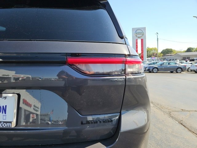 New 2025 Jeep Grand Cherokee Limited w/ Luxury Tech Group II image 9