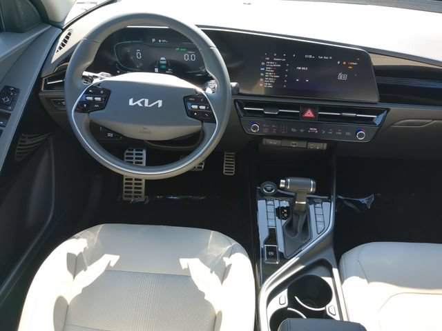 Used 2024 Kia Niro EX Touring FWD image 15