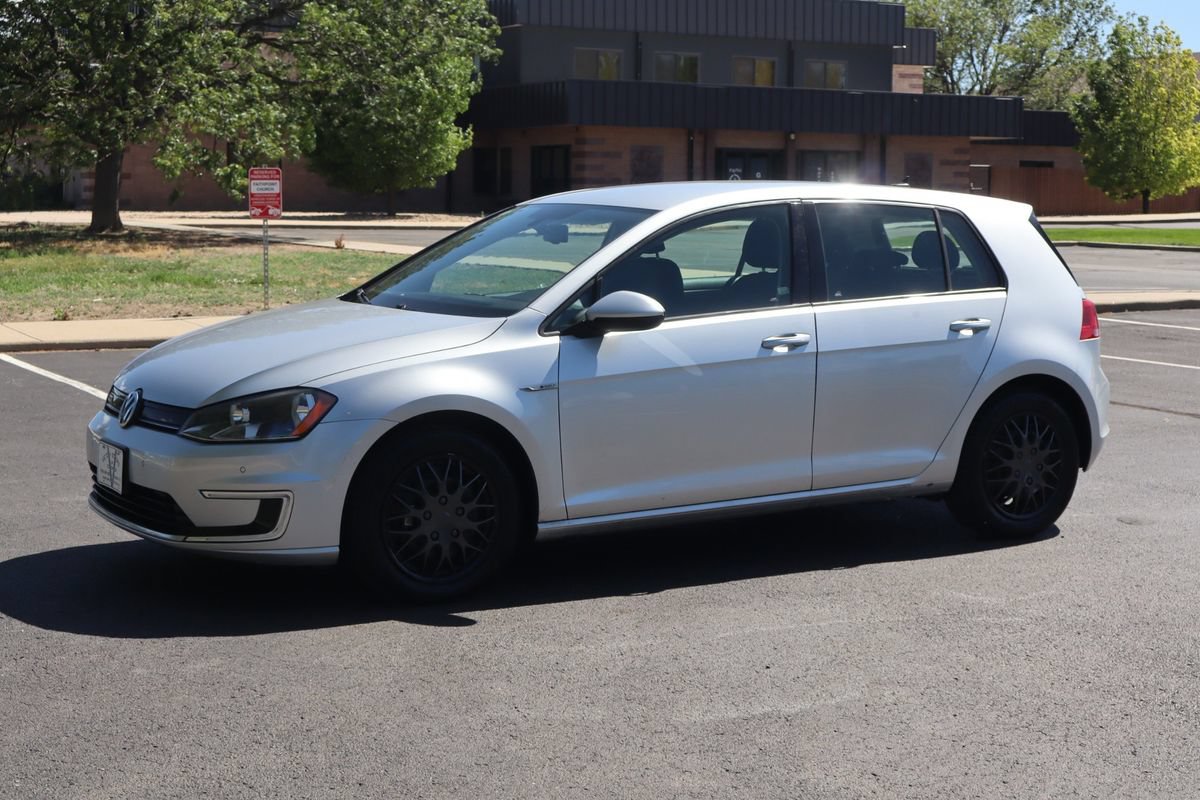 Used 2015 Volkswagen e-Golf Limited Edition FWD image 10