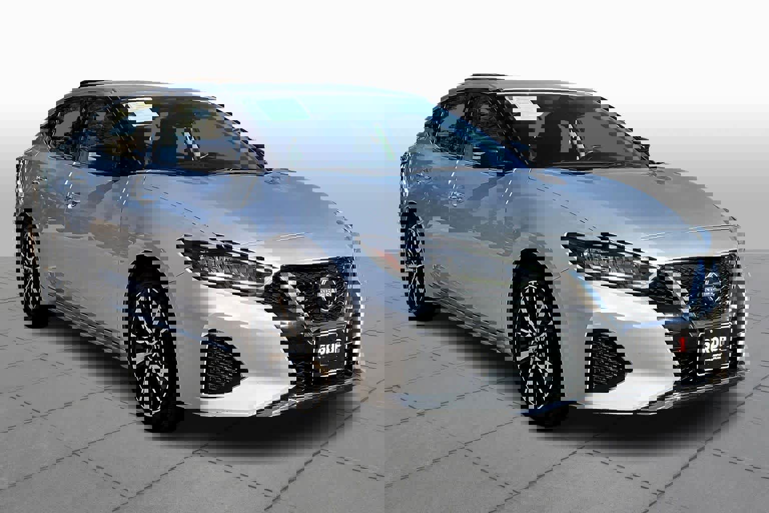 Used 2023 Nissan Maxima SV w/ Floor Mat Group image 2