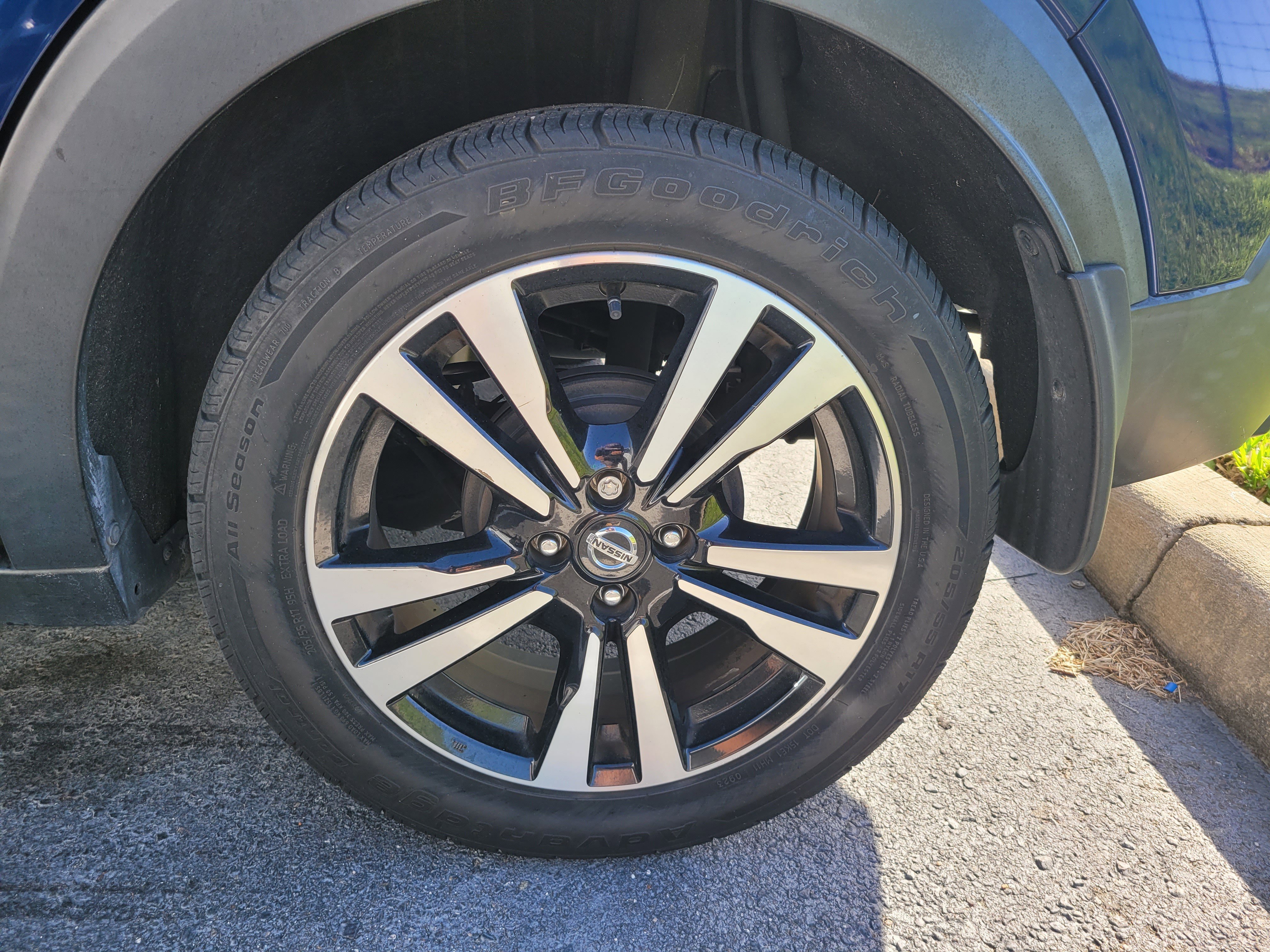 Used 2020 Nissan Kicks SR w/ SR Premium Package image 8