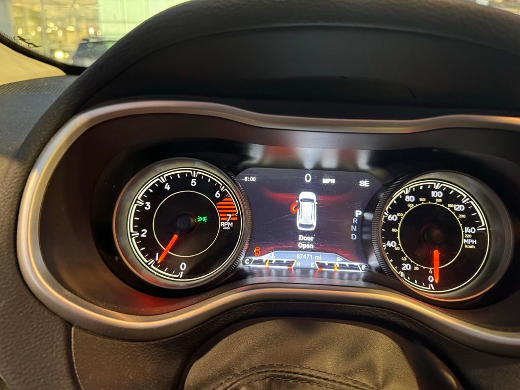 Used 2017 Jeep Cherokee Trailhawk image 5