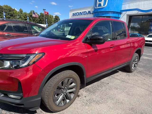 Used 2023 Honda Ridgeline Sport image 2