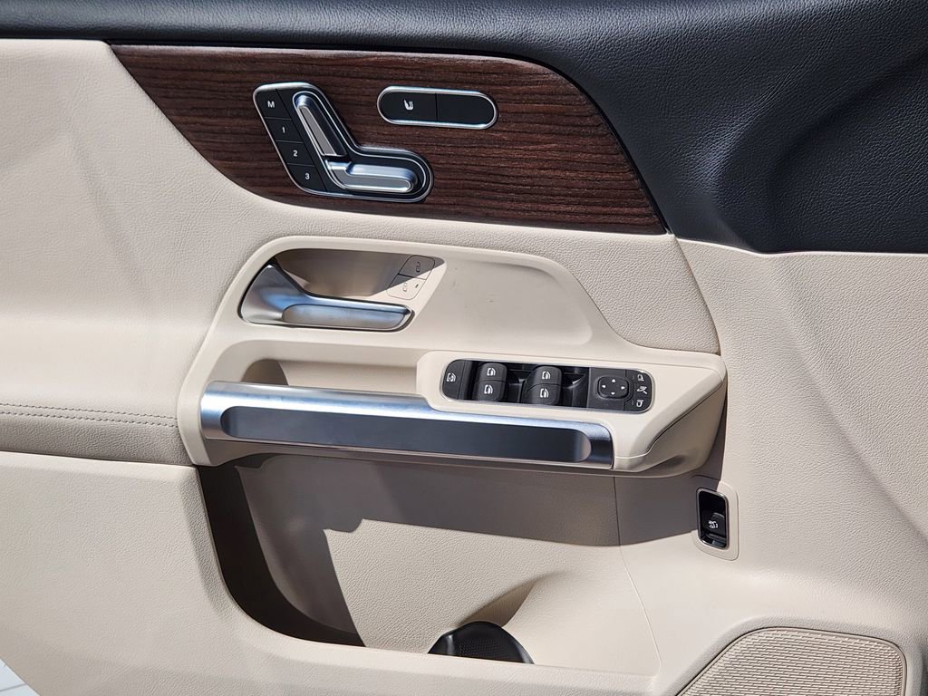 New 2026 Mercedes-Benz GLB 250 4MATIC image 22