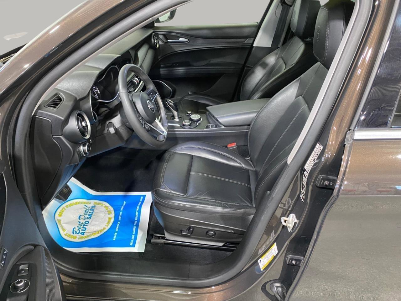 Used 2018 Alfa Romeo Stelvio AWD image 20