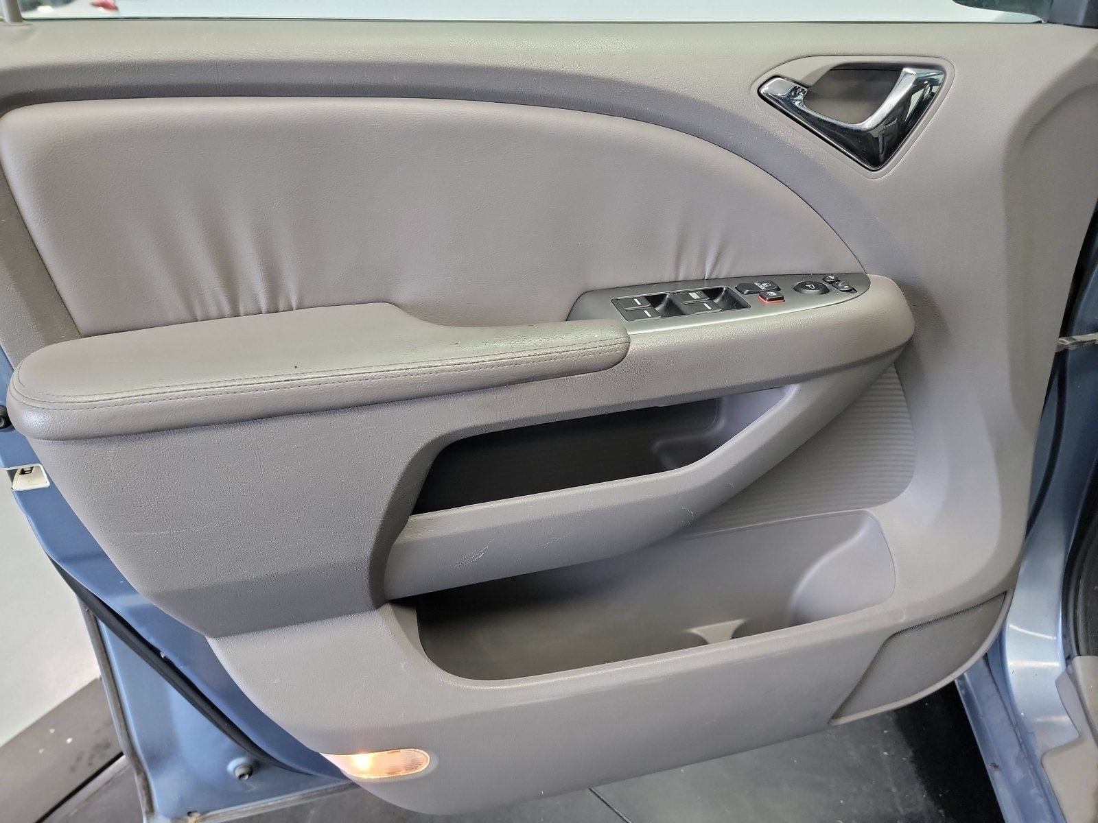 Used 2010 Honda Odyssey EX-L image 13