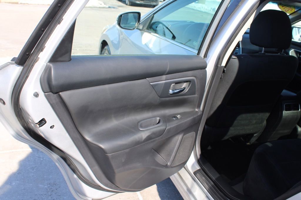 Used 2015 Nissan Altima 2.5 SV w/ Convenience Package image 25