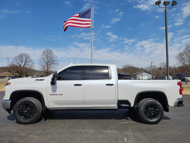 Used 2024 Chevrolet Silverado 3500 LTZ w/ LTZ Premium Package image 2