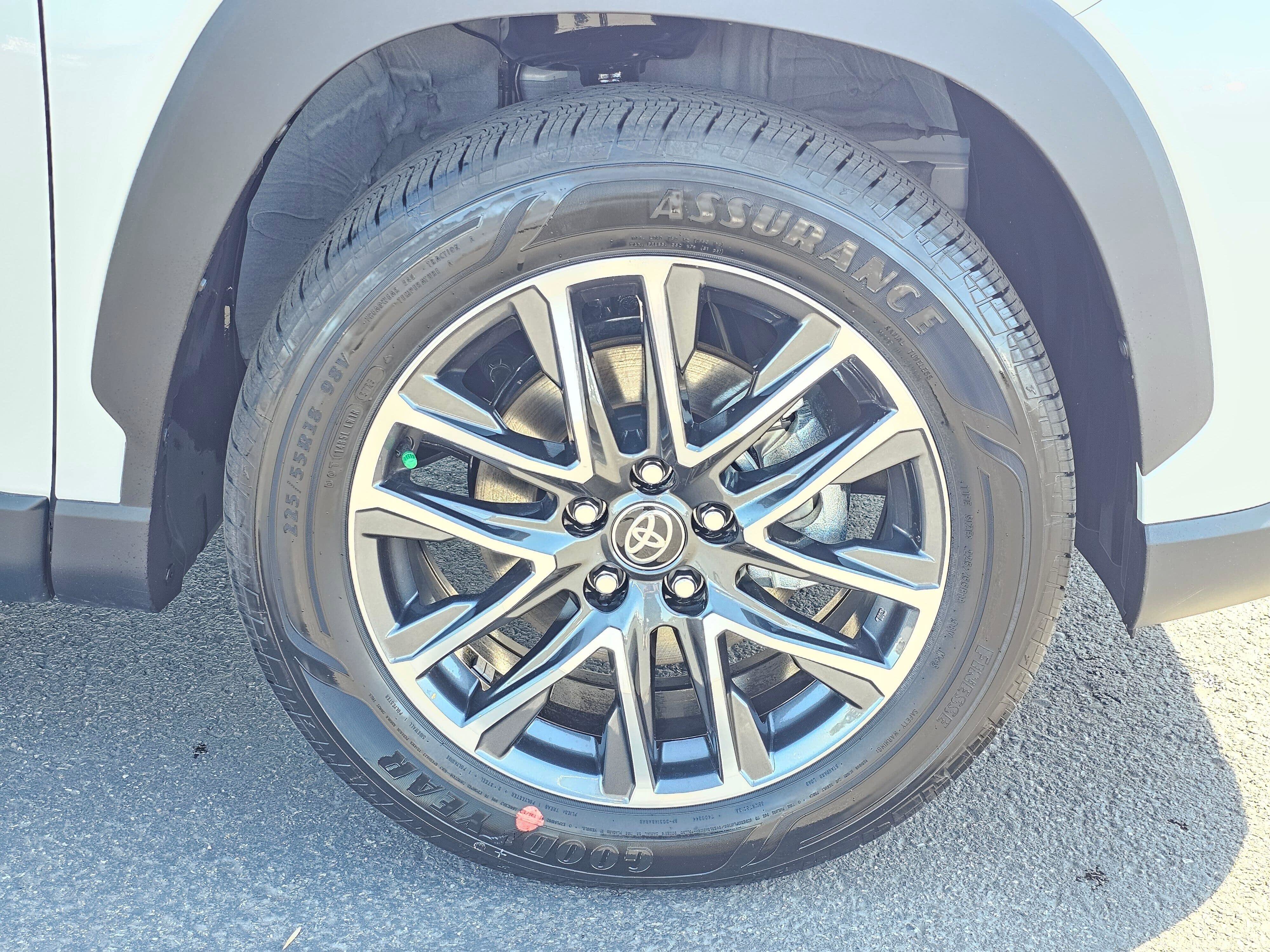 Used 2026 Toyota Corolla Cross XLE w/ Convenience Package image 9