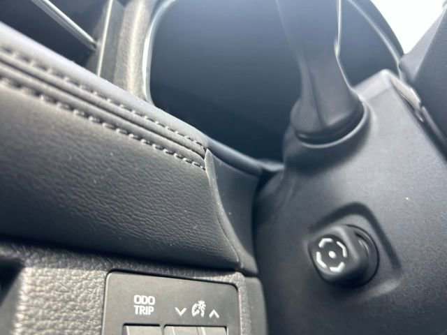 Used 2022 Toyota Avalon Limited w/ Advanced Safety Package FWD image 23
