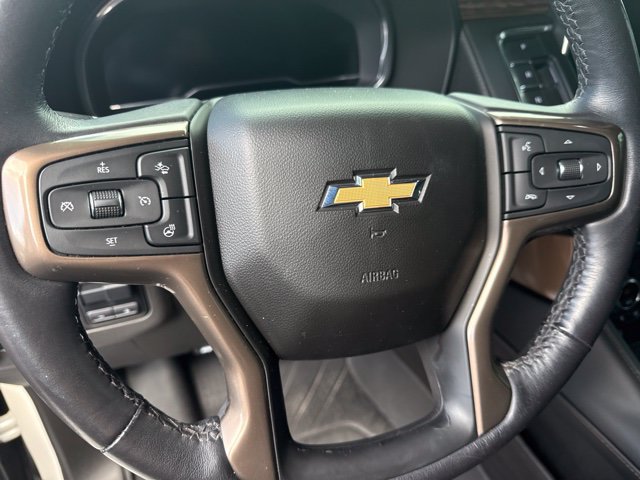 Used 2022 Chevrolet Suburban High Country RWD image 18