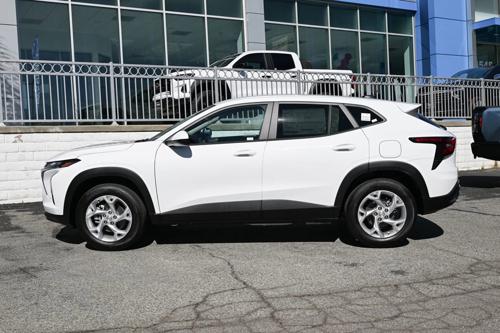 New 2026 Chevrolet Trax LS w/ LS Convenience Package FWD image 8