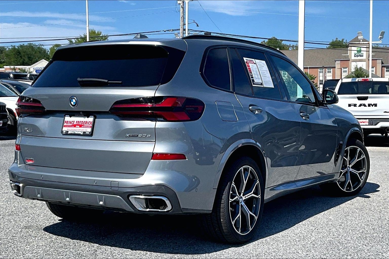 Used 2024 BMW X5 xDrive50e w/ M Sport Package AWD/4WD image 10