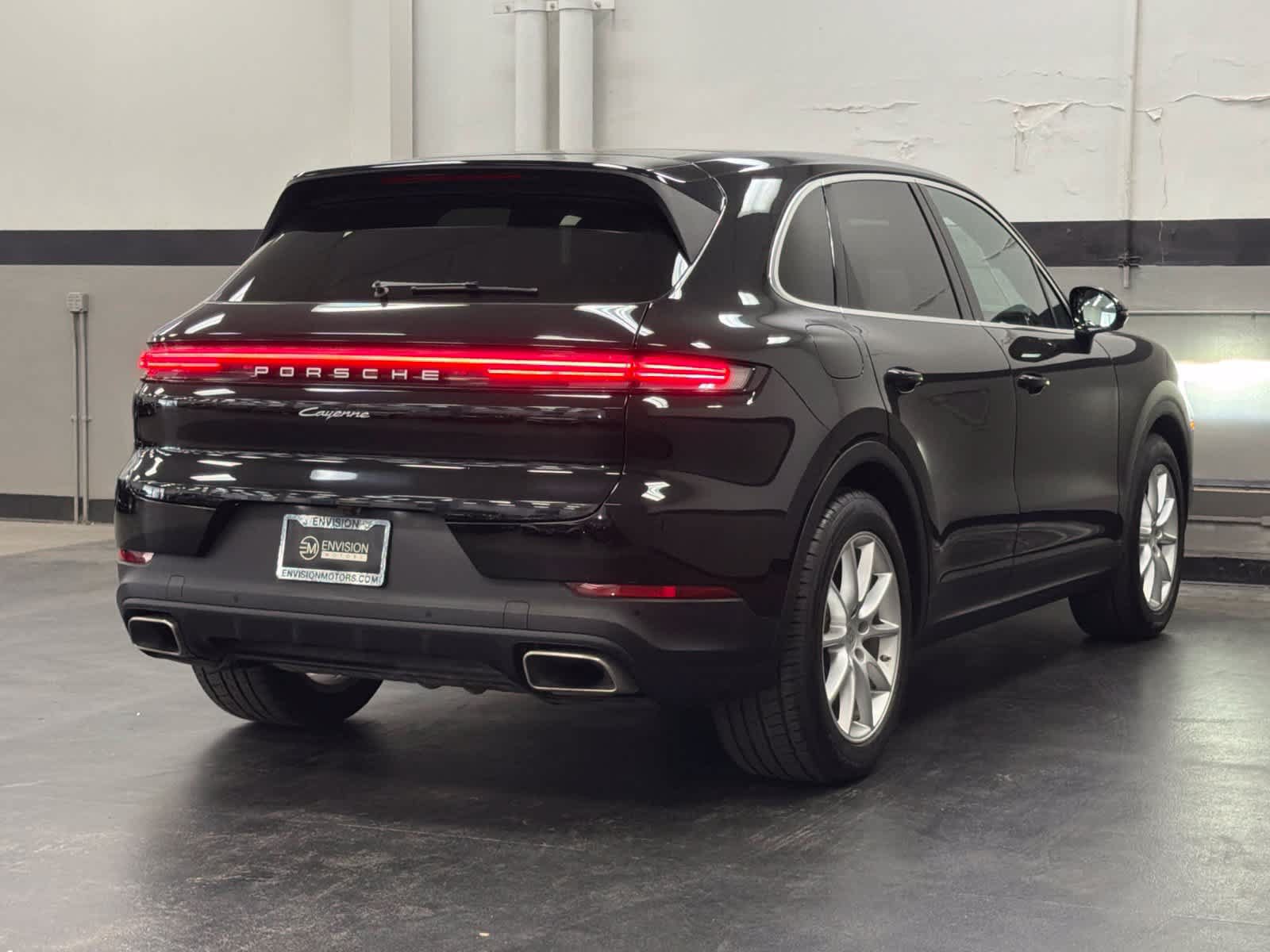 Used 2024 Porsche Cayenne AWD/4WD image 12