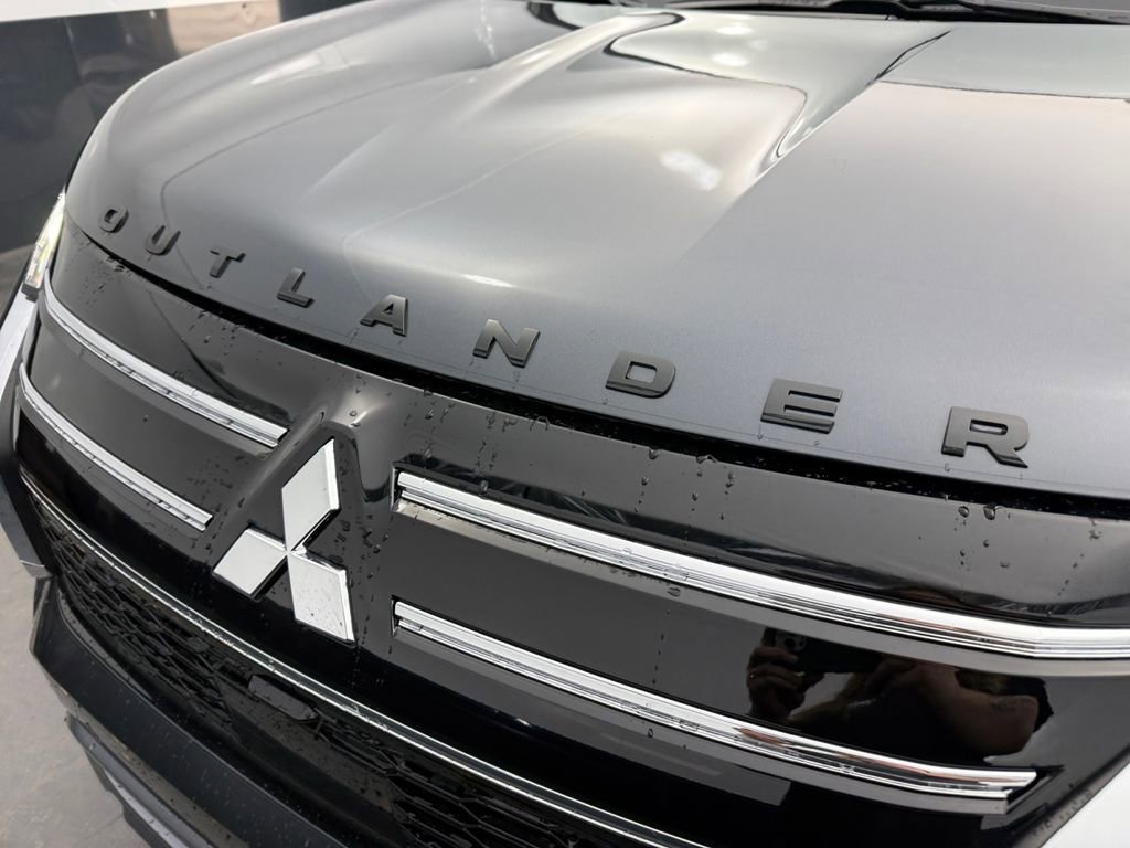 New 2026 Mitsubishi Outlander SEL image 32