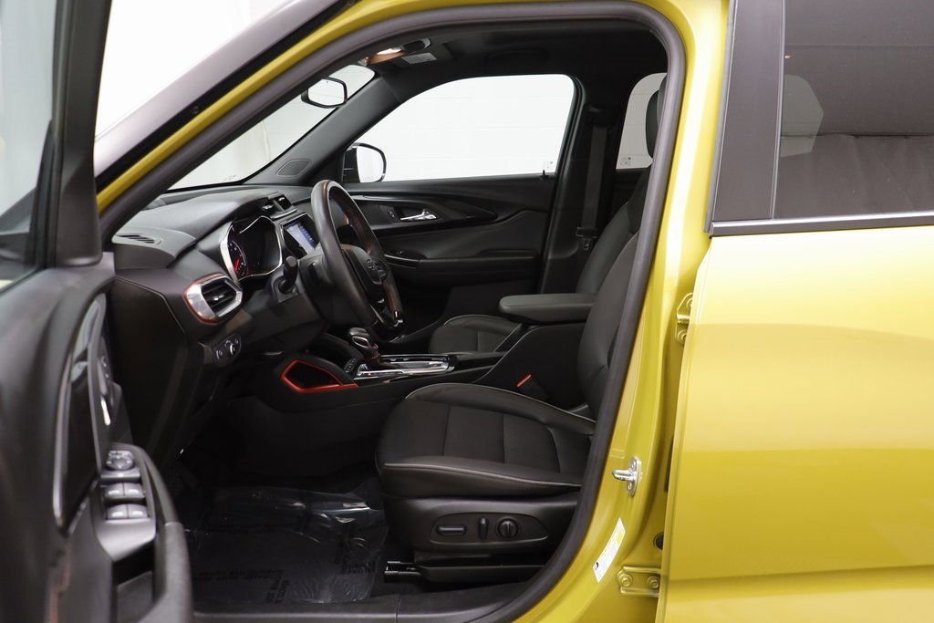 Certified 2023 Chevrolet TrailBlazer RS w/ Sun and Liftgate Package image 5