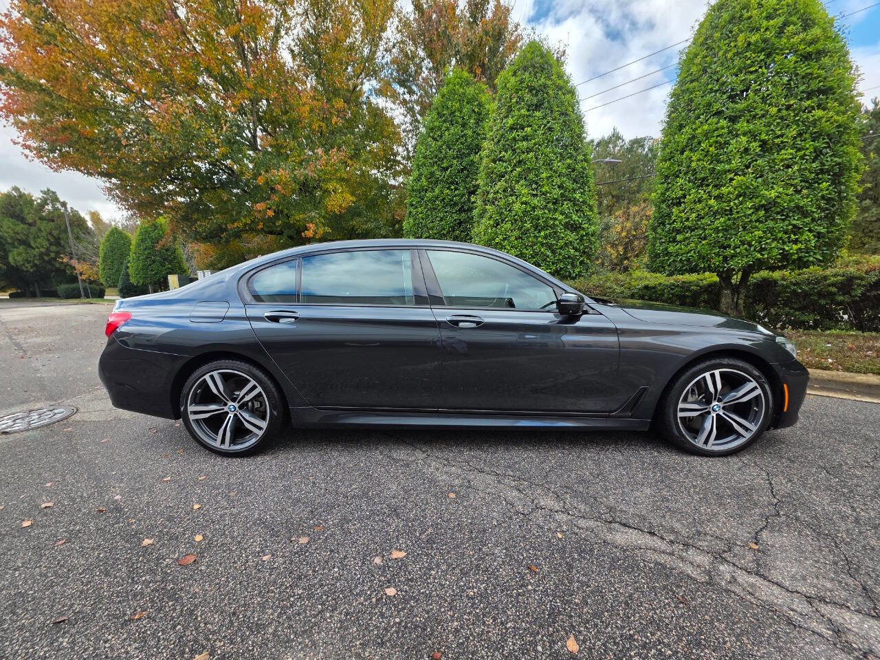 Used 2019 BMW 750i xDrive w/ Executive Package image 6