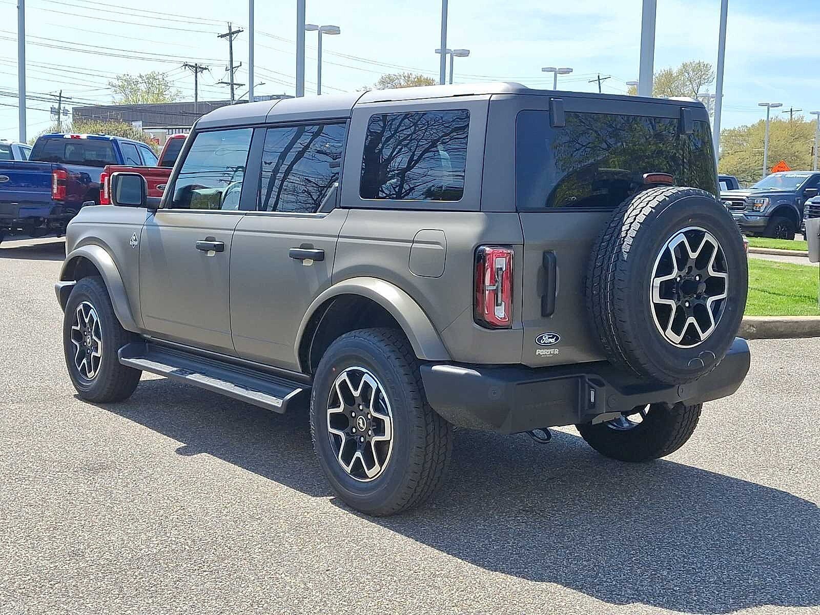 New 2026 Ford Bronco Outer Banks AWD/4WD image 4