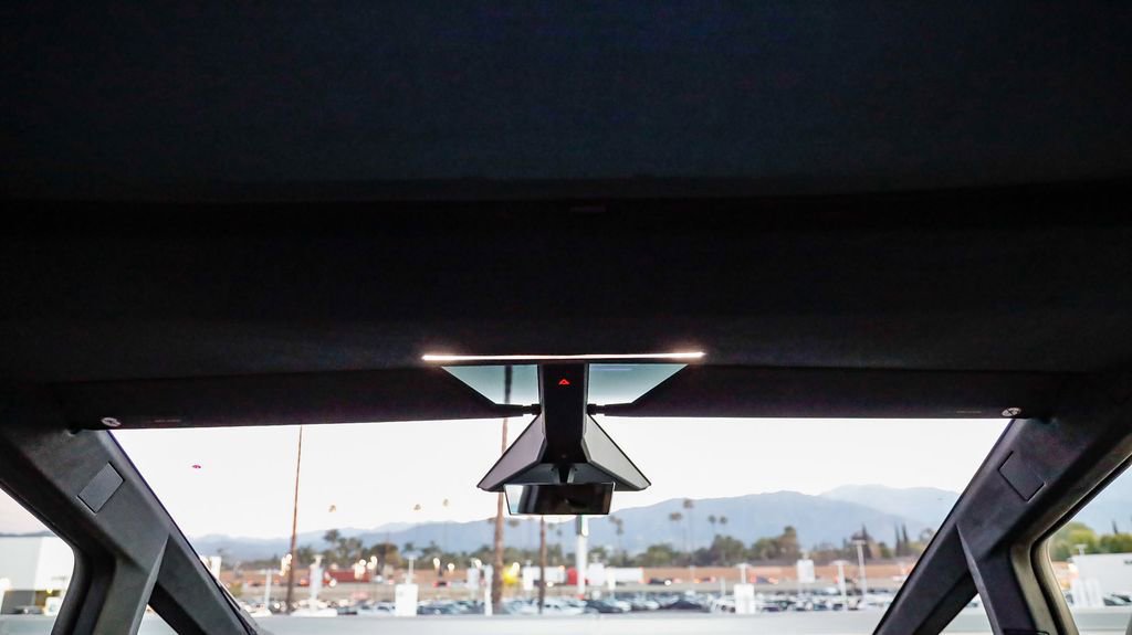 Used 2024 Tesla Cybertruck AWD Crew Cab image 19