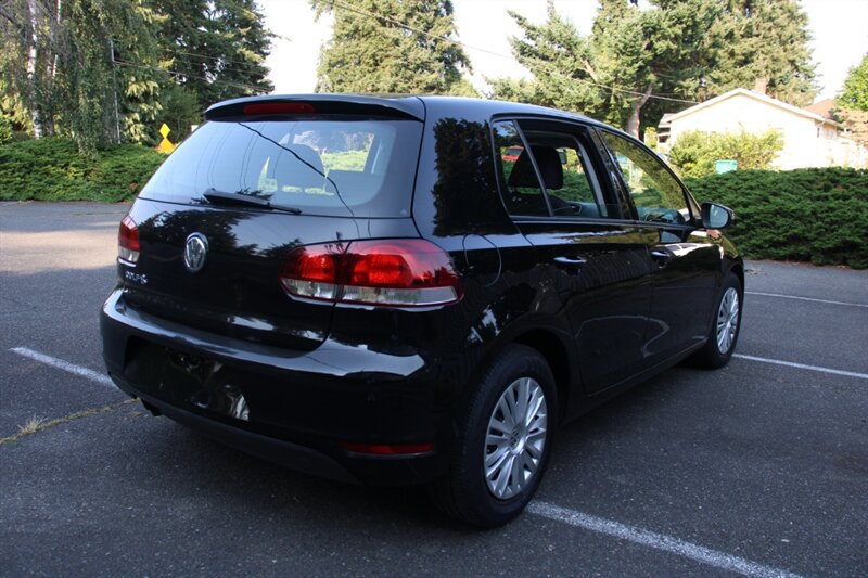 Used 2012 Volkswagen Golf 4-Door FWD image 3