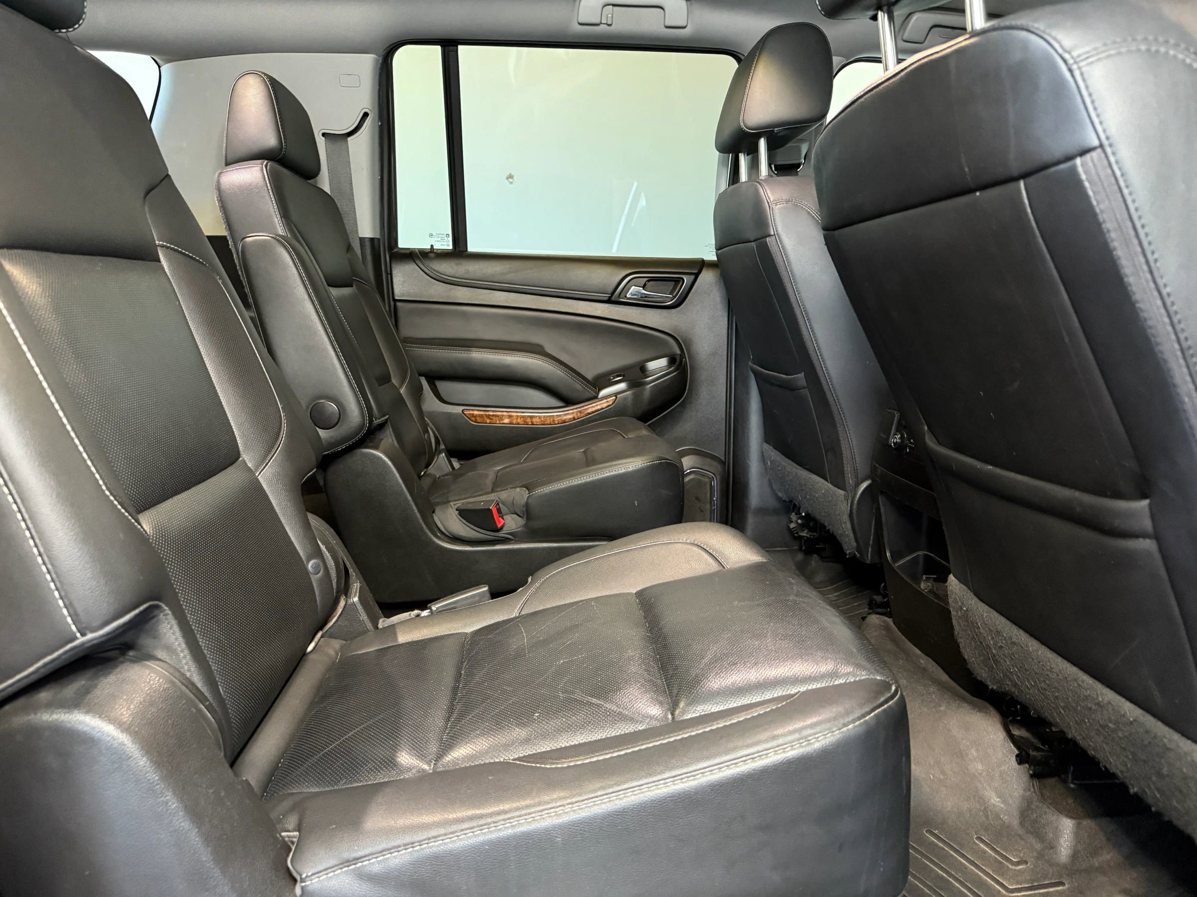 Used 2018 Chevrolet Suburban Premier image 30