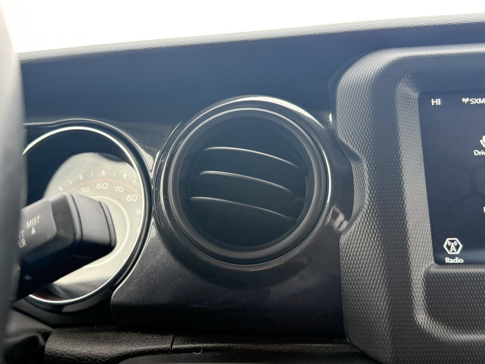 Used 2022 Jeep Gladiator Sport image 27