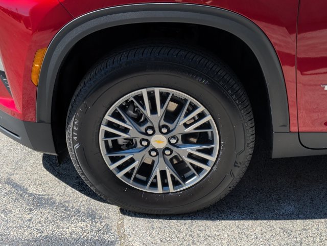 Used 2025 Chevrolet Traverse LT w/ Driver Confidence Package FWD image 36