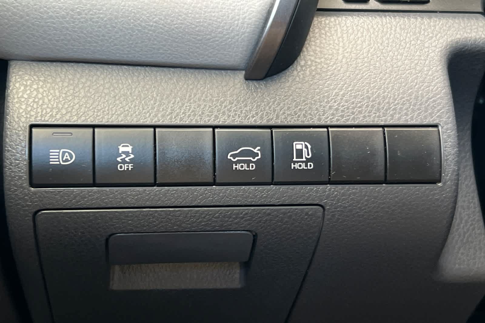 Used 2022 Toyota Camry LE FWD image 28