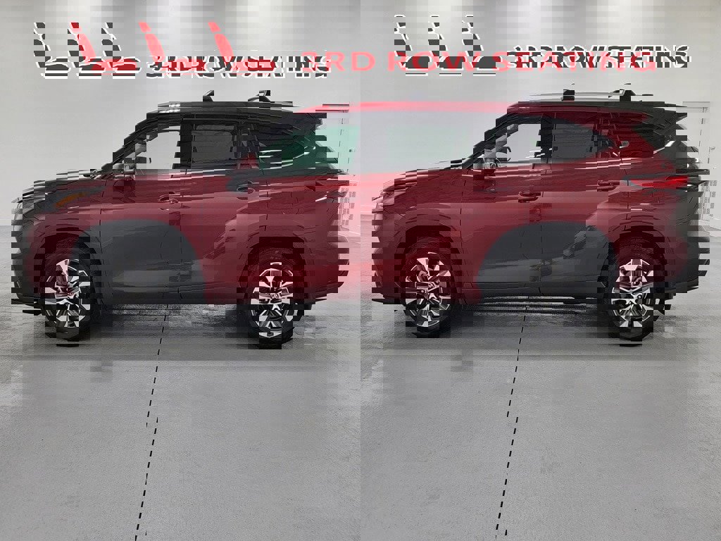 Used 2022 Toyota Highlander XLE image 6